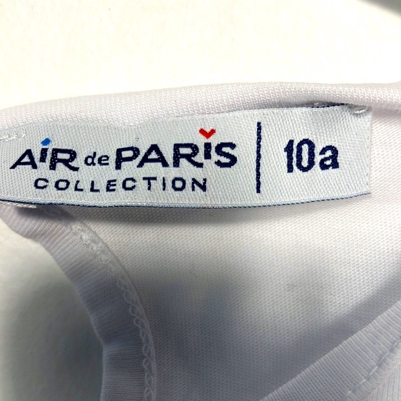 This is a graphic t-shirt with different textures in every spot. - Picture 3 of 3